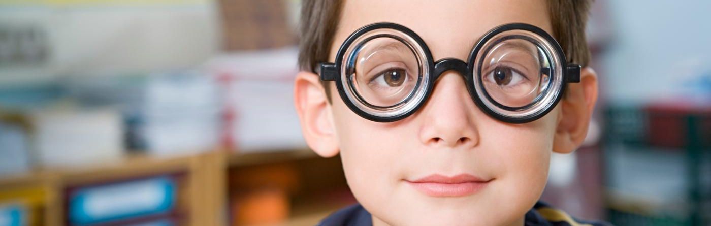 Мвд плохое зрение. Детские очки для зрения. Очки для астигматизма. Детские очки астигматизм. Очки для плохого зрения для детей.